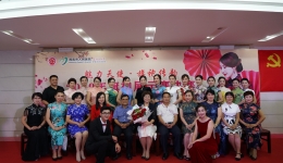 医院首届旗袍展示赛 展现女职工别样风采