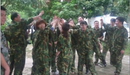 凝聚青春力量 促进团队合作（茂名市人民医院举办别开生面的离团活动）