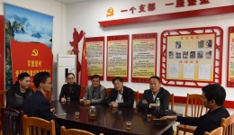 春节前夕我院领导带队下乡慰问扶贫村