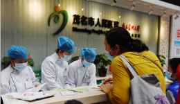 大年初一，医务人员坚守岗位，为生命保驾护航！