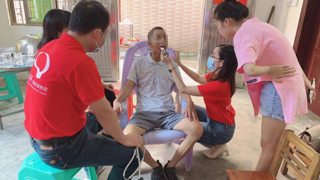 一次简单的回访，一份灼热的心意