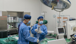 6岁男孩肾脏取出大颗结石，医生提醒：夏秋高发，这些习惯要注意