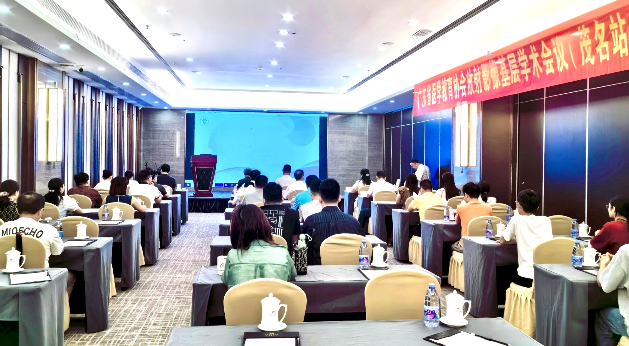 5db343684f63dba92f1cfa08530532