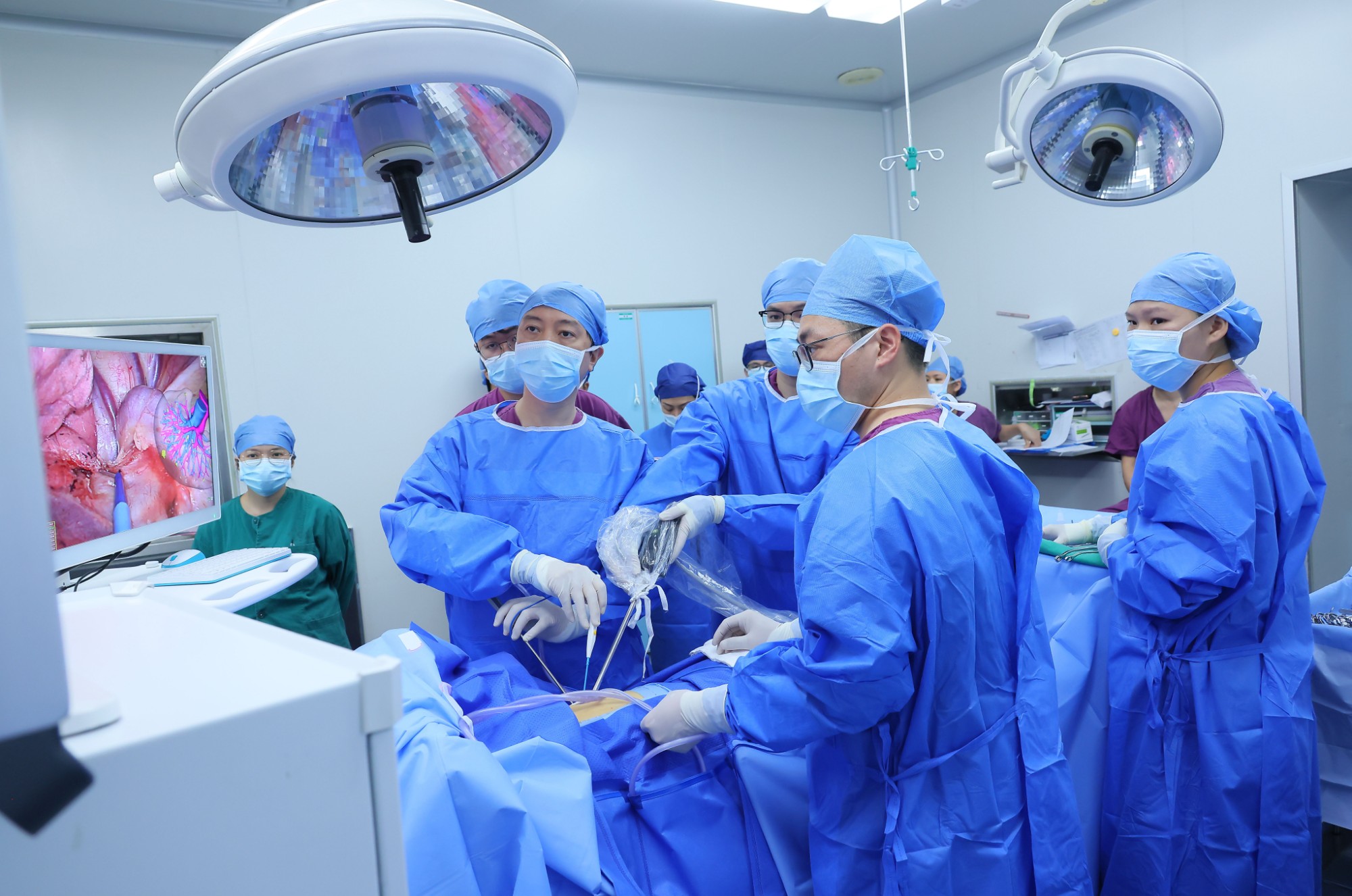 3.运用流域地形图2.0技术,实时导航开展手术。_副本