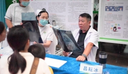 我院举办茂名地区青少年脊柱侧弯暑假筛查义诊
