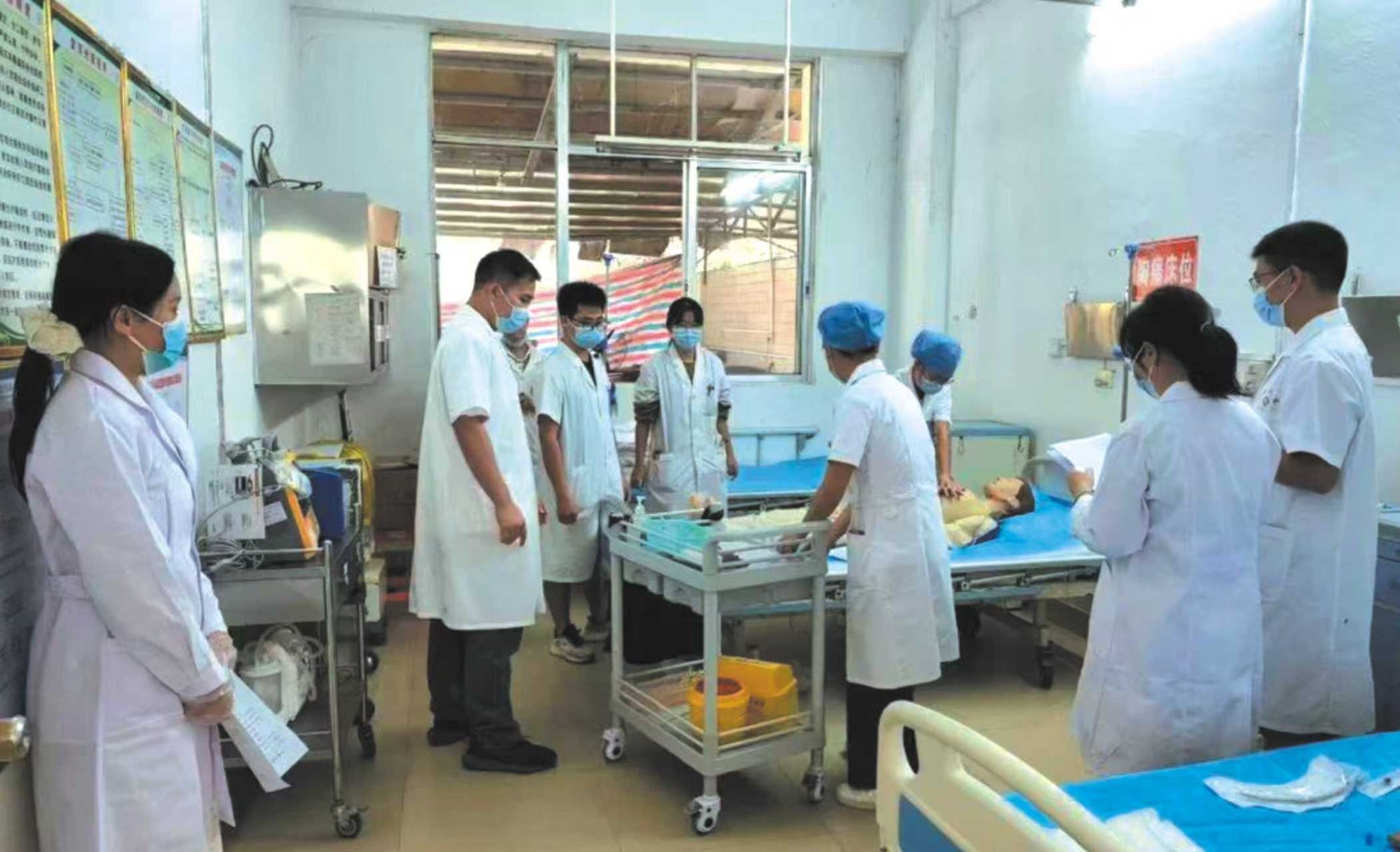 5.“百千万工程”帮扶队在基层医院开展突发心跳骤停患者应急抢